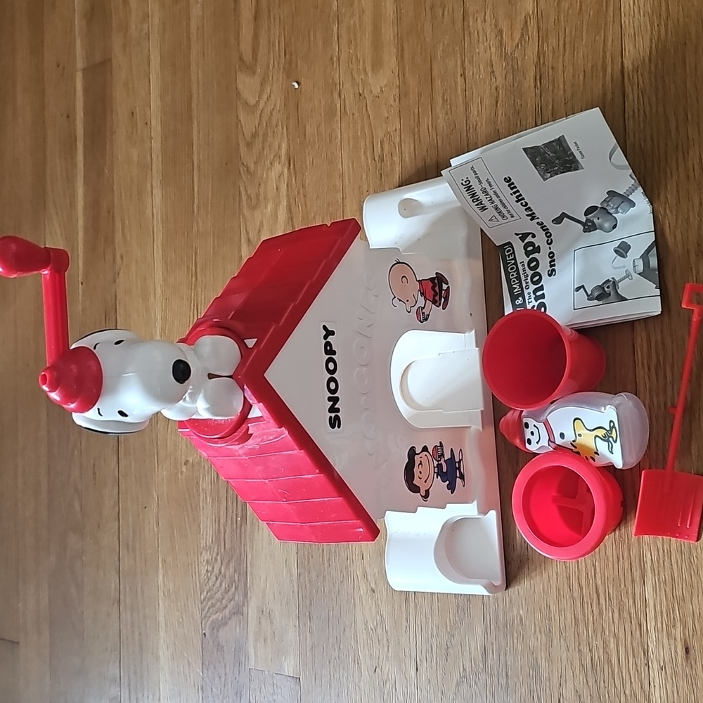 Snoopy Sno Cone Machine with Instructions
